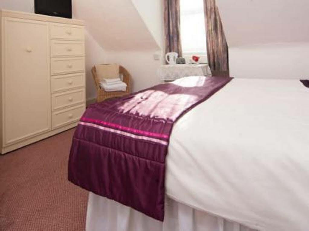 Sandy Bay Guest House Bournemouth Dış mekan fotoğraf